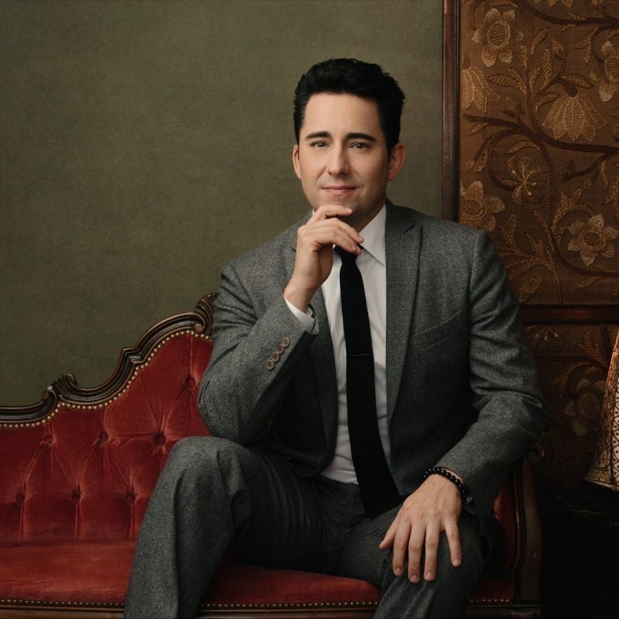 John Lloyd Young: Heart of Christmas